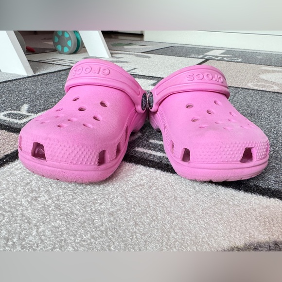 CROCS Kids Vibrant Pink Slippers - Picture 2 of 8